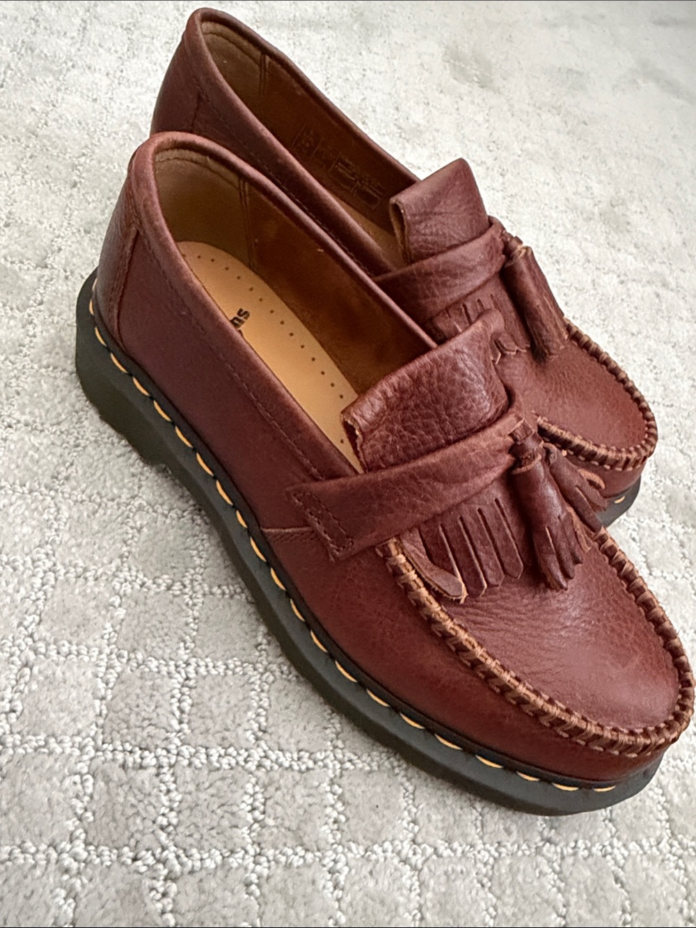Dr. Martens Adrian Loafer - unisex crazy horse Brown Leather Tassel - Picture 2 of 5